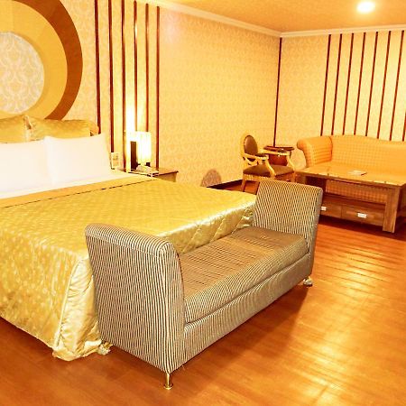 Huang Xing Motel Pingtung Εξωτερικό φωτογραφία