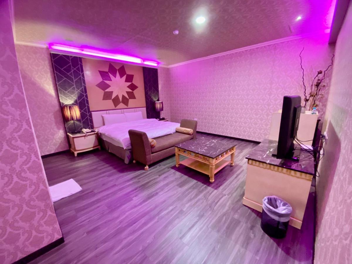 Huang Xing Motel Pingtung Εξωτερικό φωτογραφία