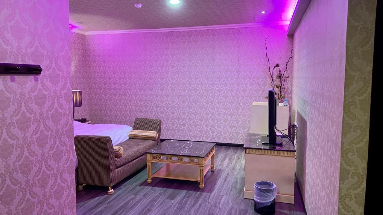 Huang Xing Motel Pingtung Εξωτερικό φωτογραφία