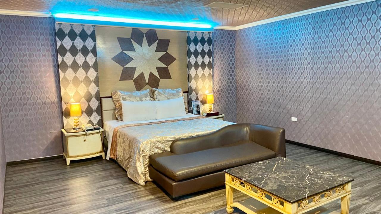 Huang Xing Motel Pingtung Εξωτερικό φωτογραφία