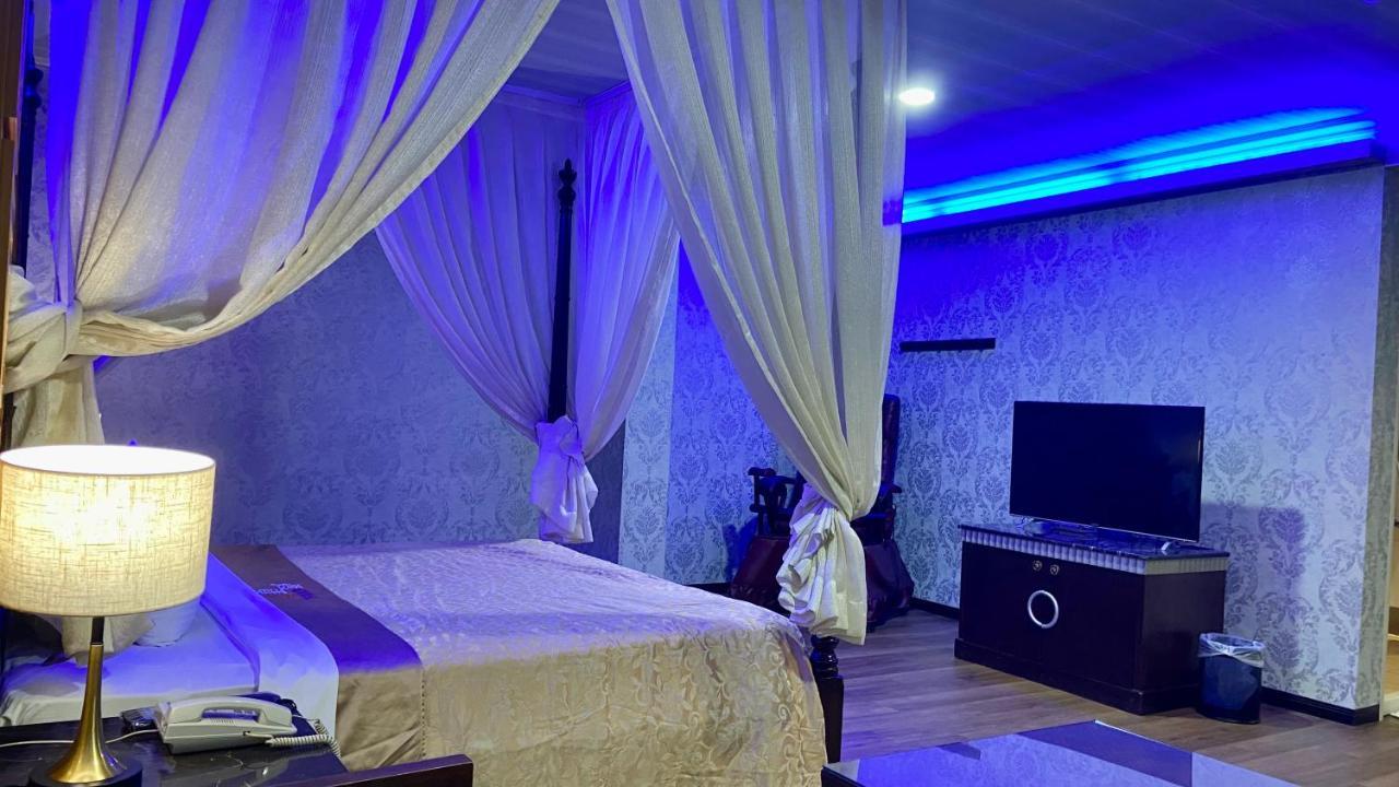 Huang Xing Motel Pingtung Εξωτερικό φωτογραφία