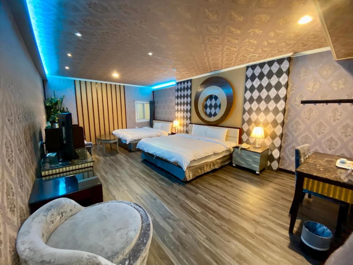 Huang Xing Motel Pingtung Εξωτερικό φωτογραφία