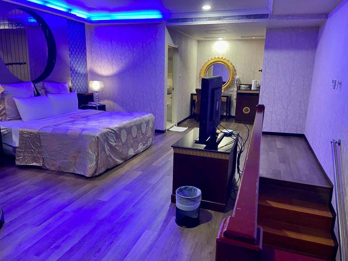 Huang Xing Motel Pingtung Εξωτερικό φωτογραφία
