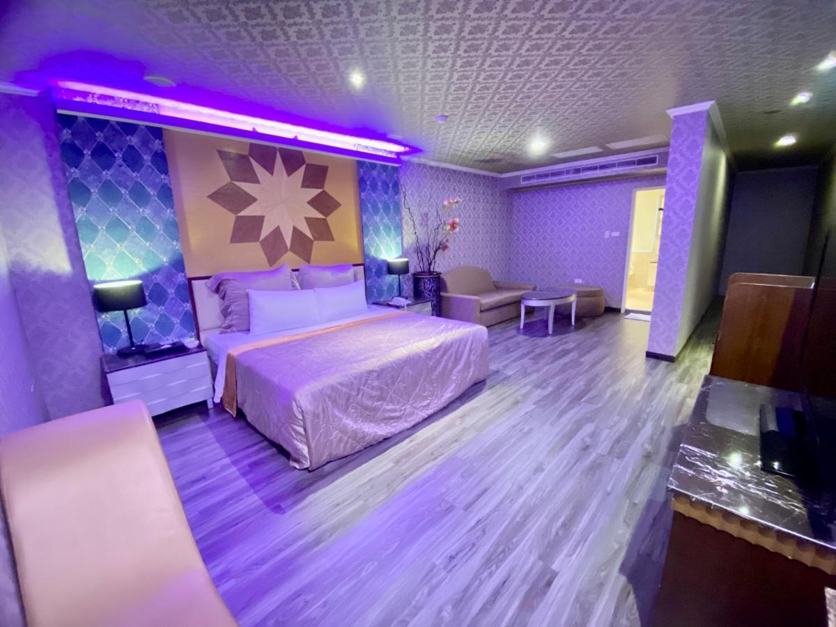 Huang Xing Motel Pingtung Εξωτερικό φωτογραφία