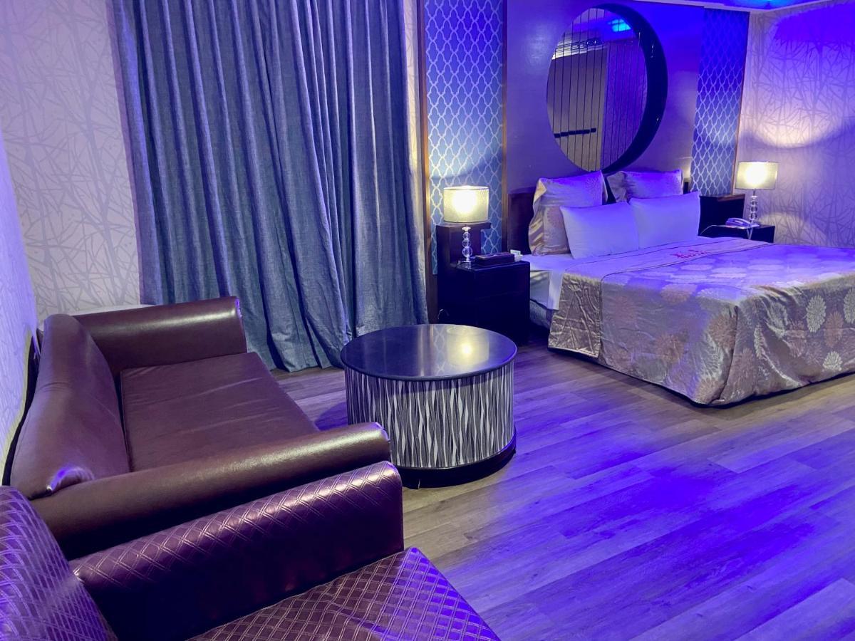 Huang Xing Motel Pingtung Εξωτερικό φωτογραφία