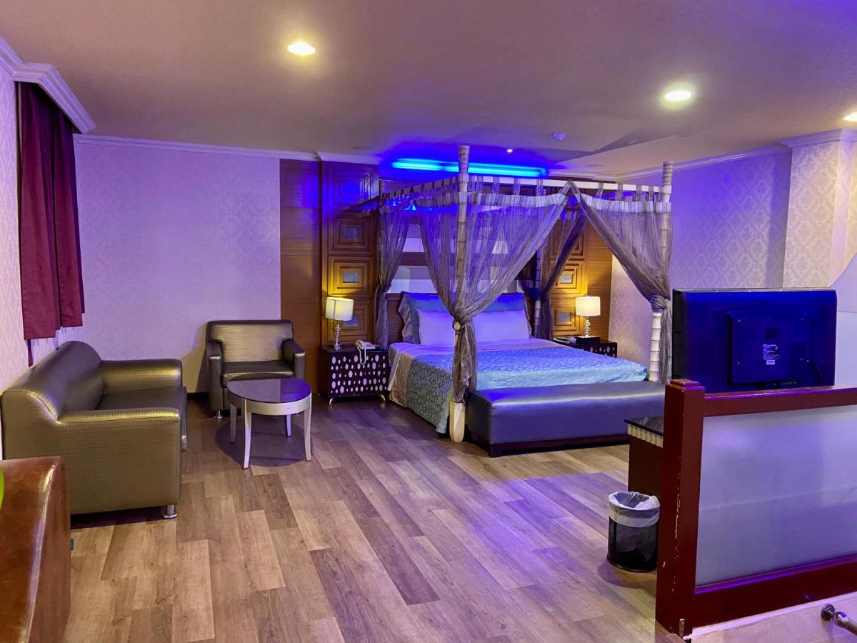 Huang Xing Motel Pingtung Εξωτερικό φωτογραφία