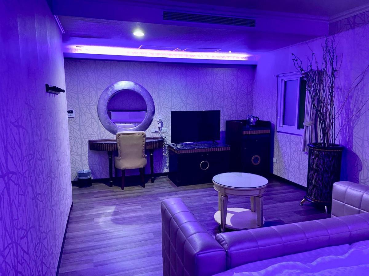 Huang Xing Motel Pingtung Εξωτερικό φωτογραφία