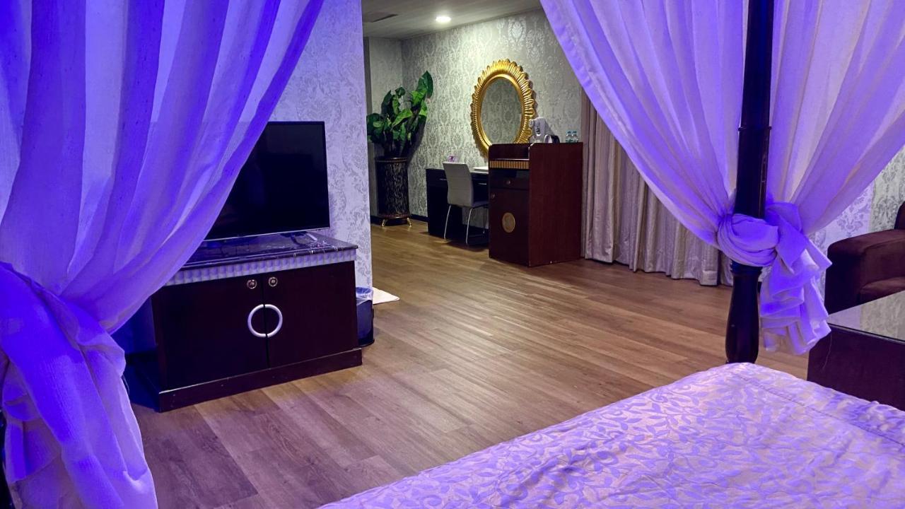 Huang Xing Motel Pingtung Εξωτερικό φωτογραφία