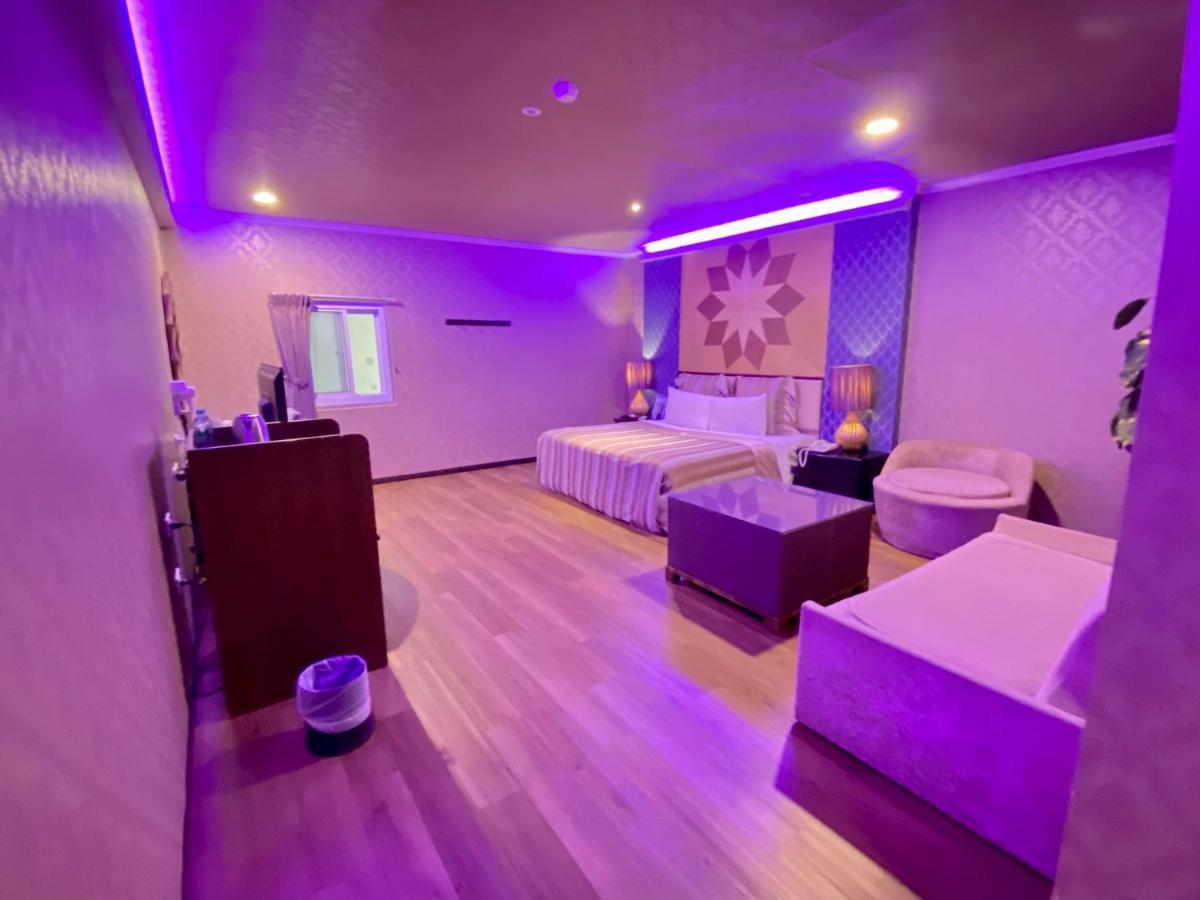 Huang Xing Motel Pingtung Εξωτερικό φωτογραφία