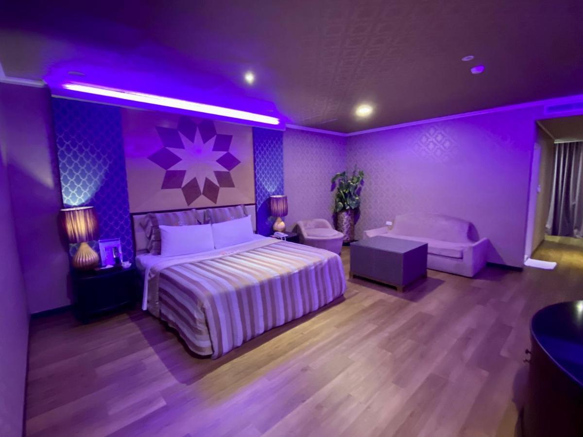 Huang Xing Motel Pingtung Εξωτερικό φωτογραφία