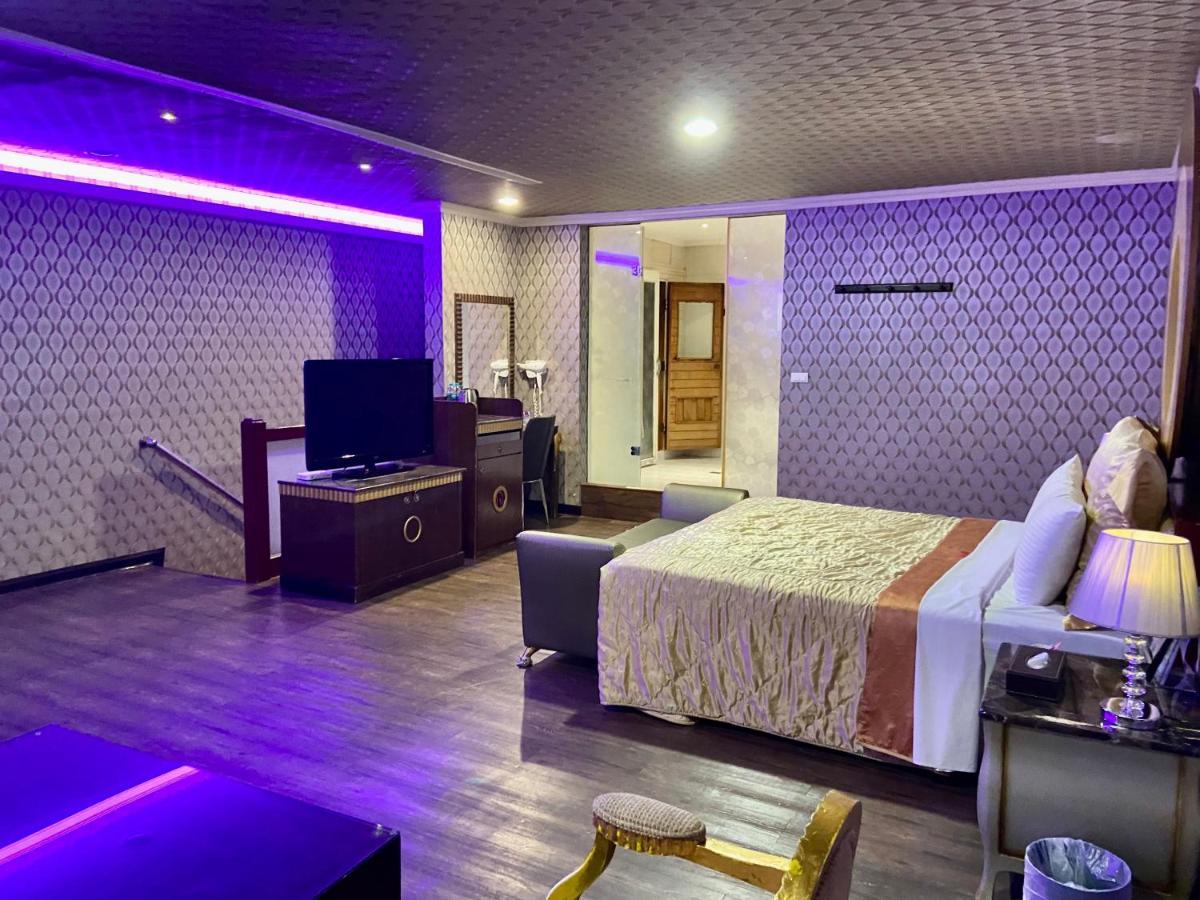 Huang Xing Motel Pingtung Εξωτερικό φωτογραφία