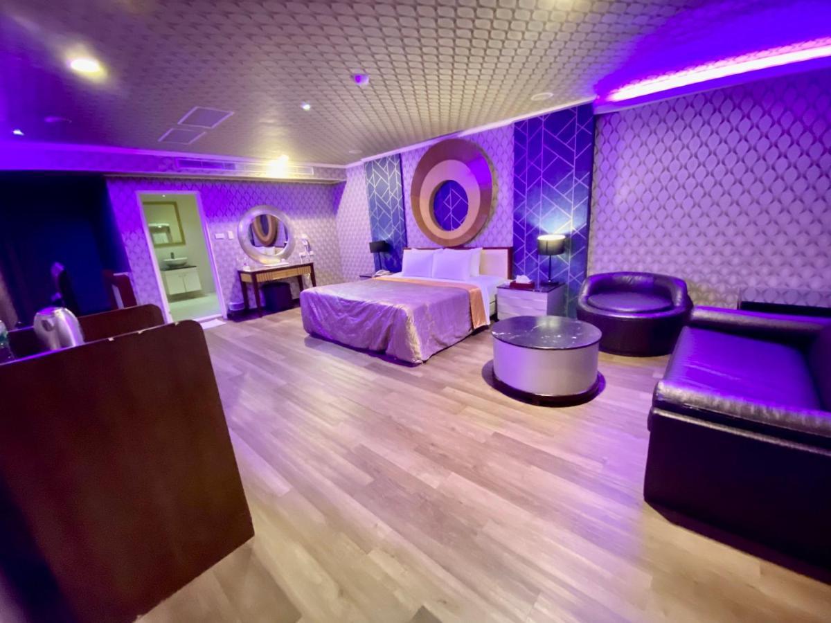 Huang Xing Motel Pingtung Εξωτερικό φωτογραφία