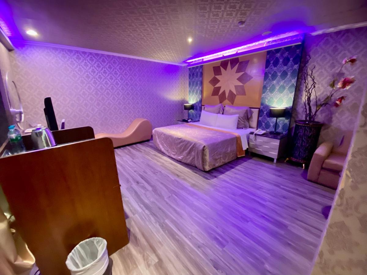 Huang Xing Motel Pingtung Εξωτερικό φωτογραφία