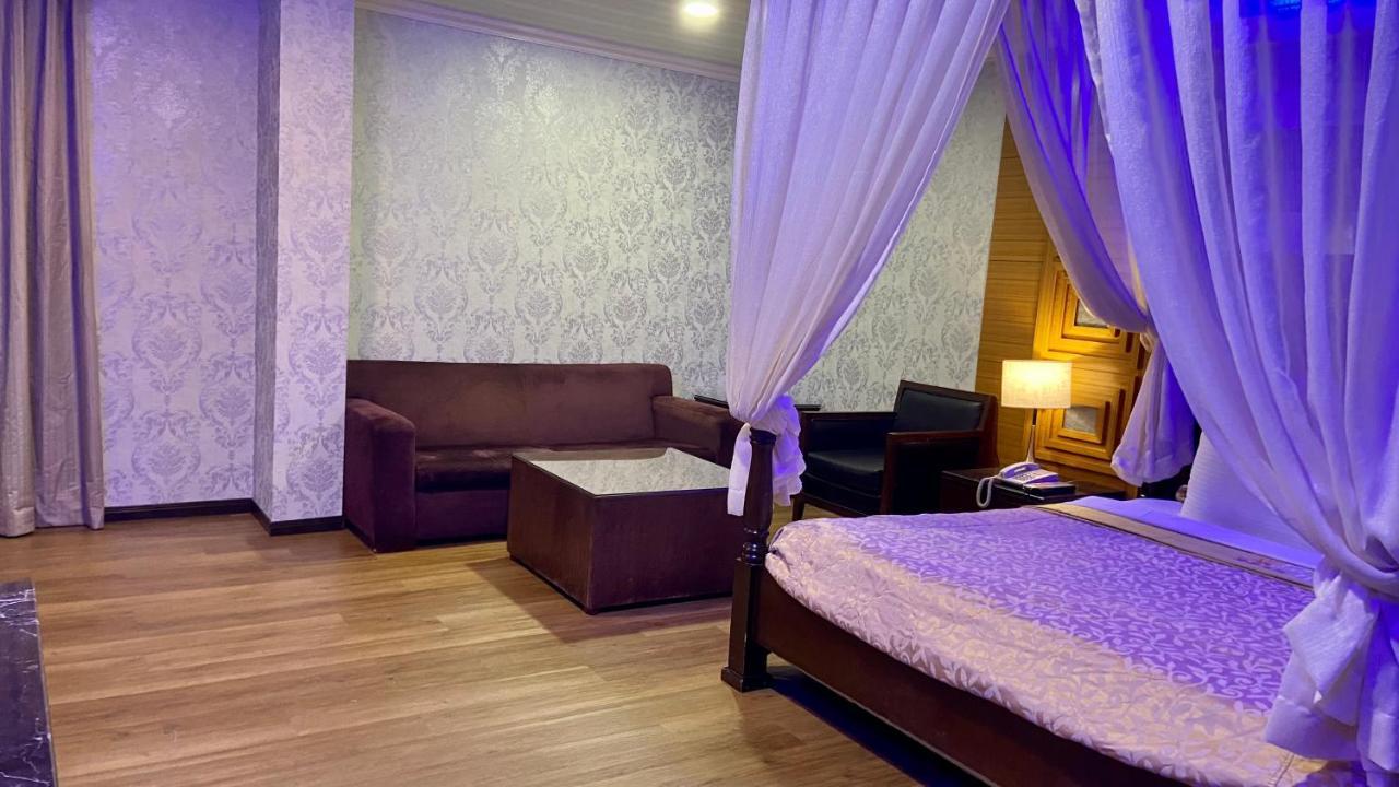 Huang Xing Motel Pingtung Εξωτερικό φωτογραφία